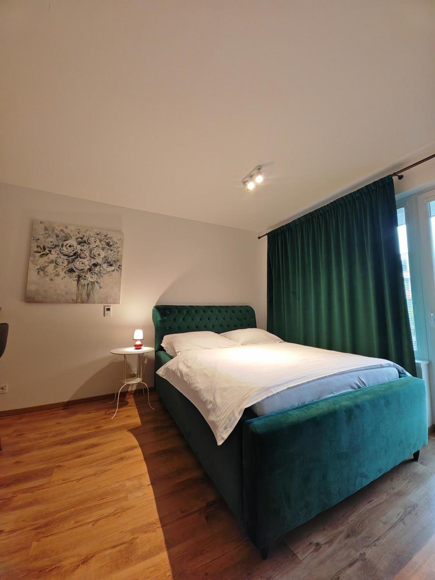 Entrez Radnica Apartment Kosice Luaran gambar
