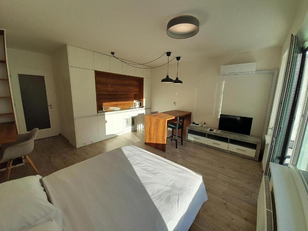 Entrez Radnica Apartment Kosice Luaran gambar
